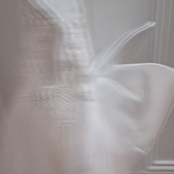 White Lace Dress With Pearl And Bow Details #2 - Picture 6 of 7